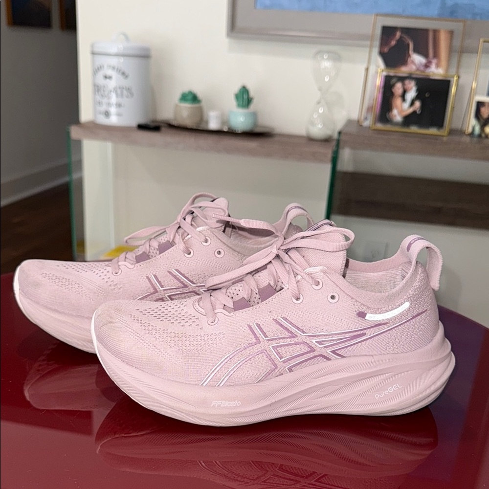 ASICS Womens Gel Nimbus 26 Rose Pink Running Shoe - size 7 great condition